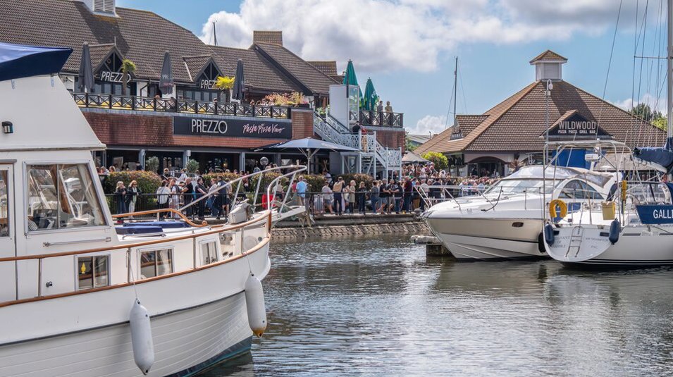 Port Solent Boardwalk NW Mixed Content Block 952X664