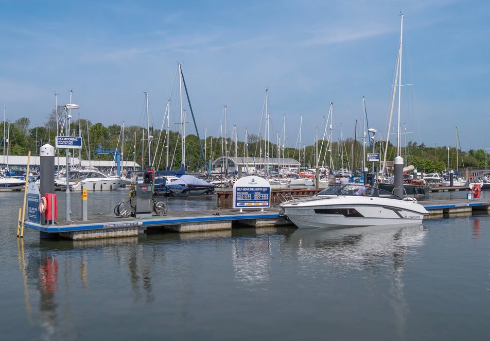 Refueling Pontoon, Swanwick NW Mixed Content Block 952X664