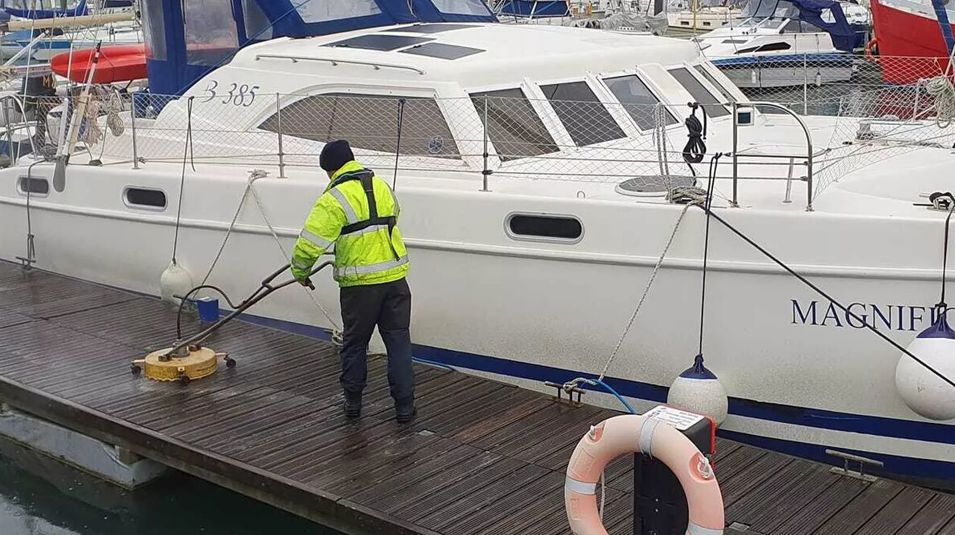 SS Pontoon Cleaning NW News Block